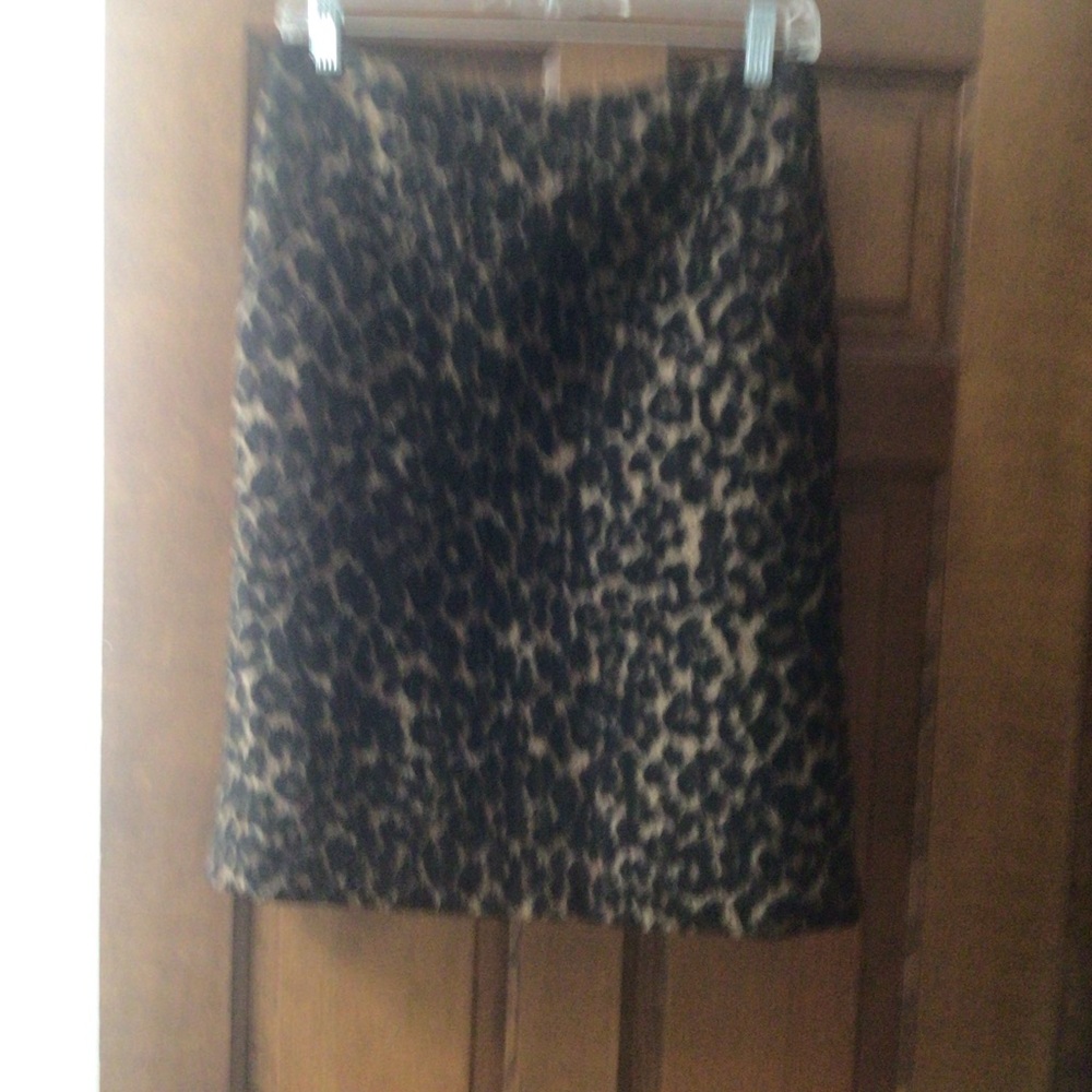 Size 4 Talbots skirt. 23inches long.